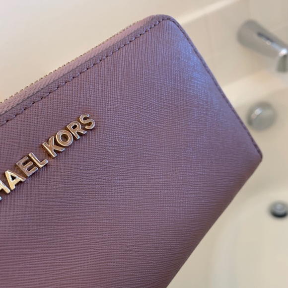 Michael Kors Wallet - Picture 5 of 5